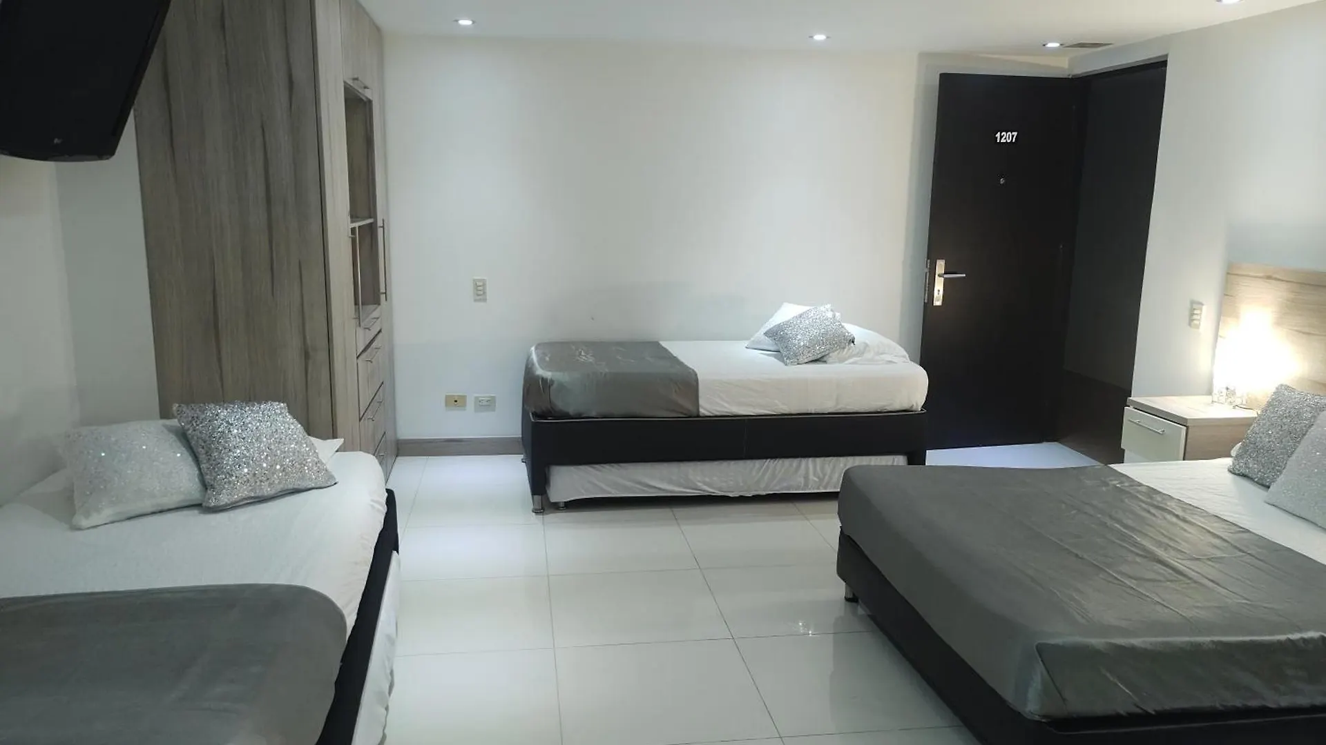 Apartasuite 1 A 6 Huespedes Medellin Apartment