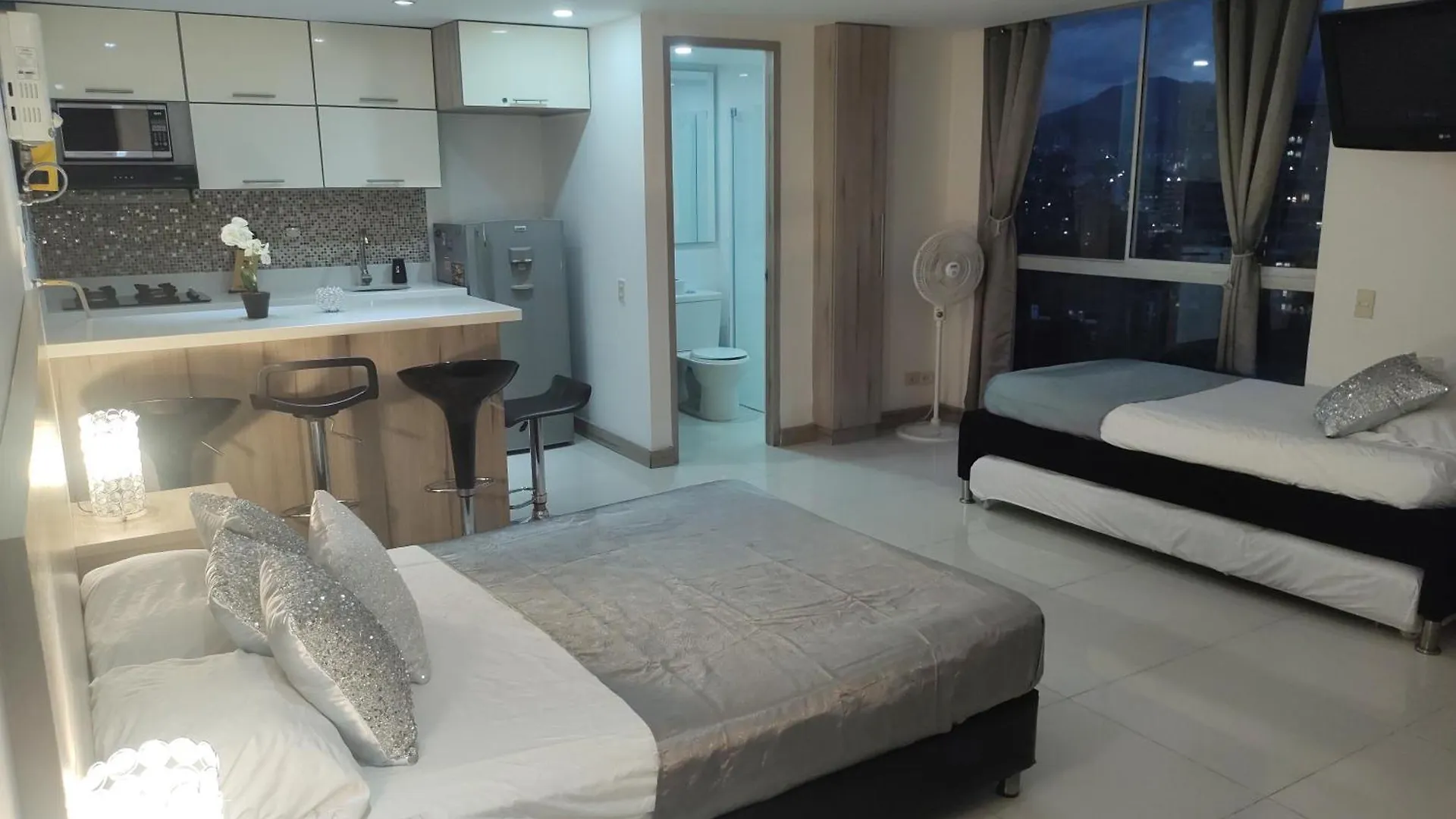 Apartament Apartasuite 1 A 6 Huespedes Medellín
